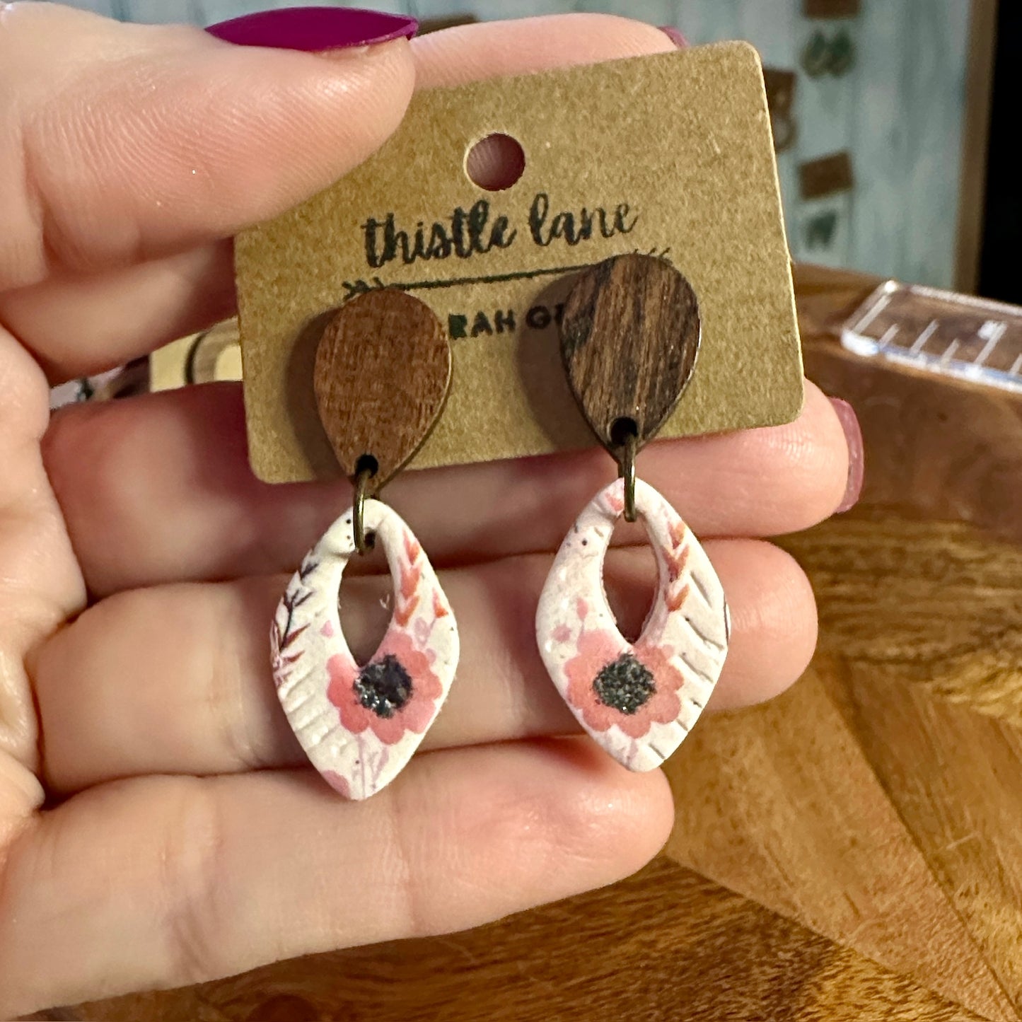 Small Floral drop on wood stud