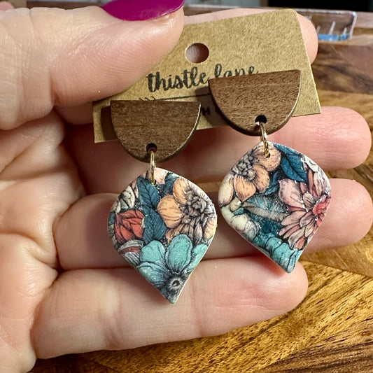 Floral drop on wood stud